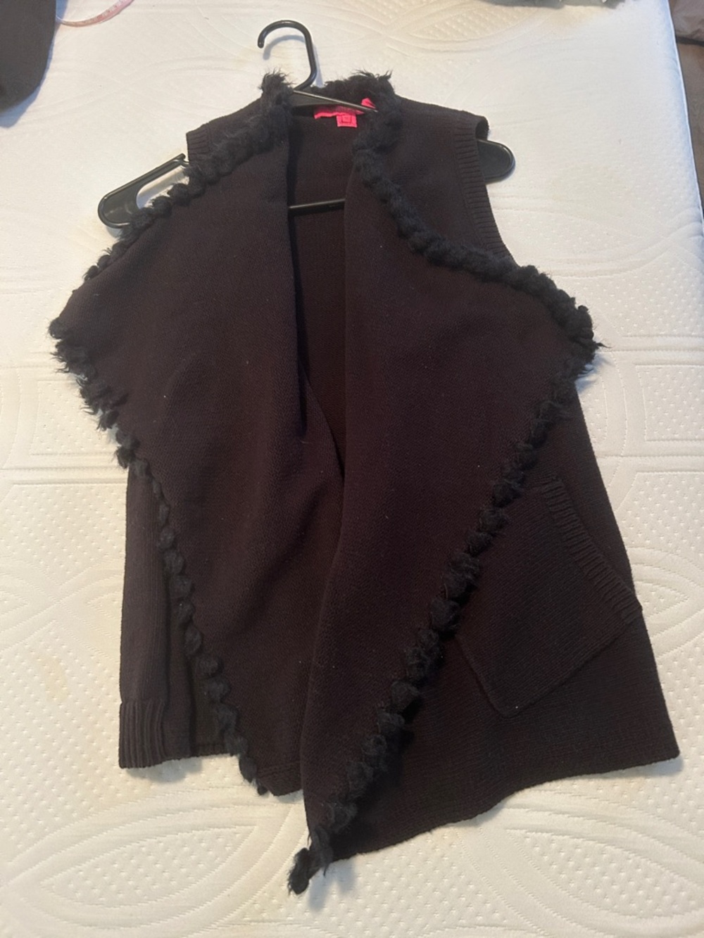 Lilly Pulitzer- Black Faux-Fur Trim Open Front Vest with Pockets! Size Medium